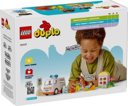 LEGO DUPLO TOWN 10447 Karetka z kierowcą