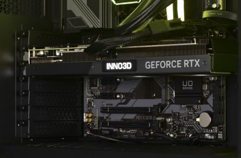 Actina iCUE 13600KF/32GB/2TB/RTX4070Ti/850W Actina iCUE 13600KF/32GB/2TB/RTX4070Ti/850W